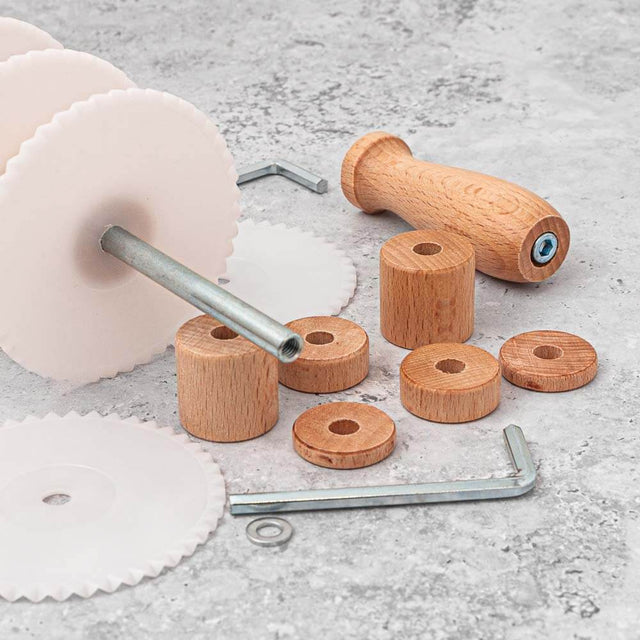 Adjustable Five Wheel Zigzag / Fluted Edge Rolling Pin Pasta or Pastry Cutter with Plastic Blades