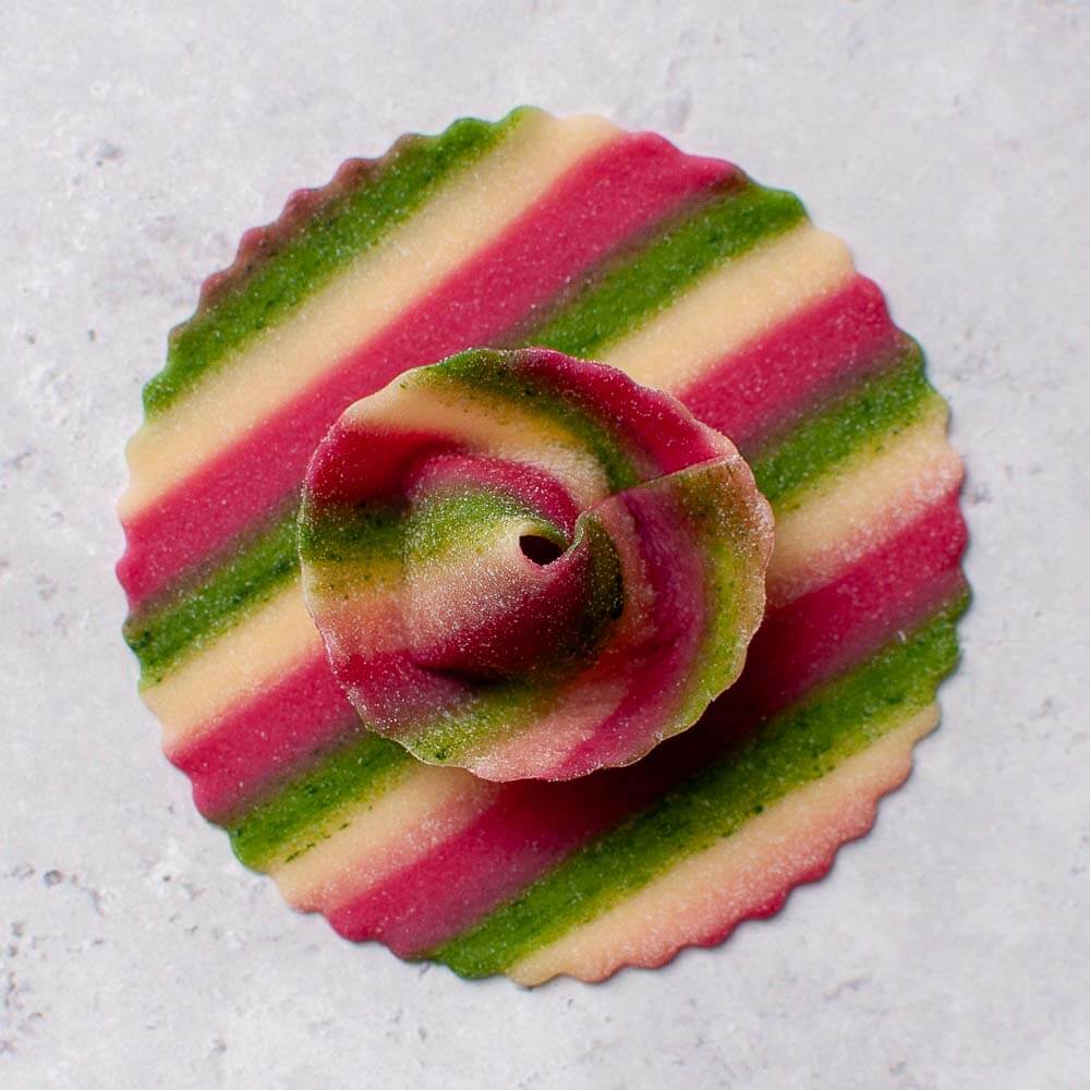 (Imperfect) Fluted Scalloped Cookie / Pastry / Pasta Cutter Set of 14 Graduated sizes