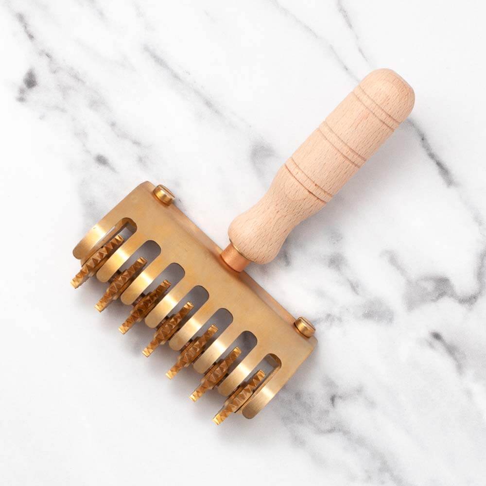 Professional Brass Festooned Edge, Ribbon Pasta Seven Wheel Cutter