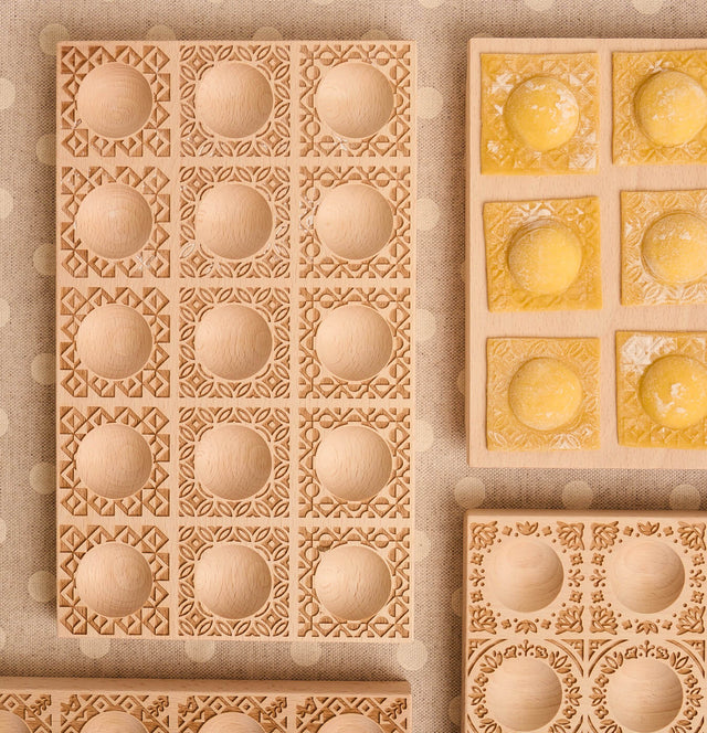 Quindici Wooden Ravioli Tray 'Deco' Pasta Mould - Makes 15 pieces