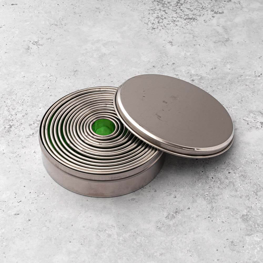 (Imperfect) Round Cookie / Pastry / Pasta Cutter Set of 14 Graduated Circles