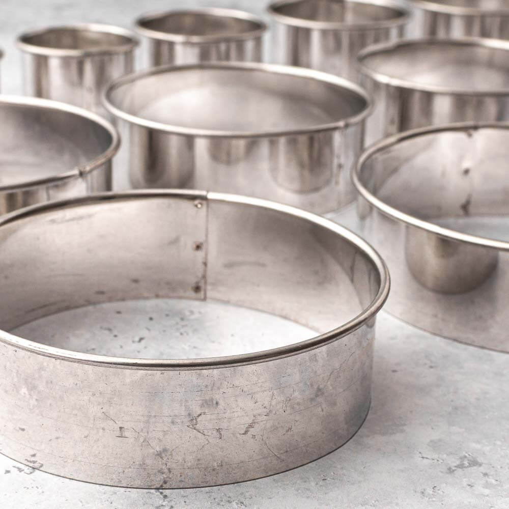 (Imperfect) Round Cookie / Pastry / Pasta Cutter Set of 14 Graduated Circles
