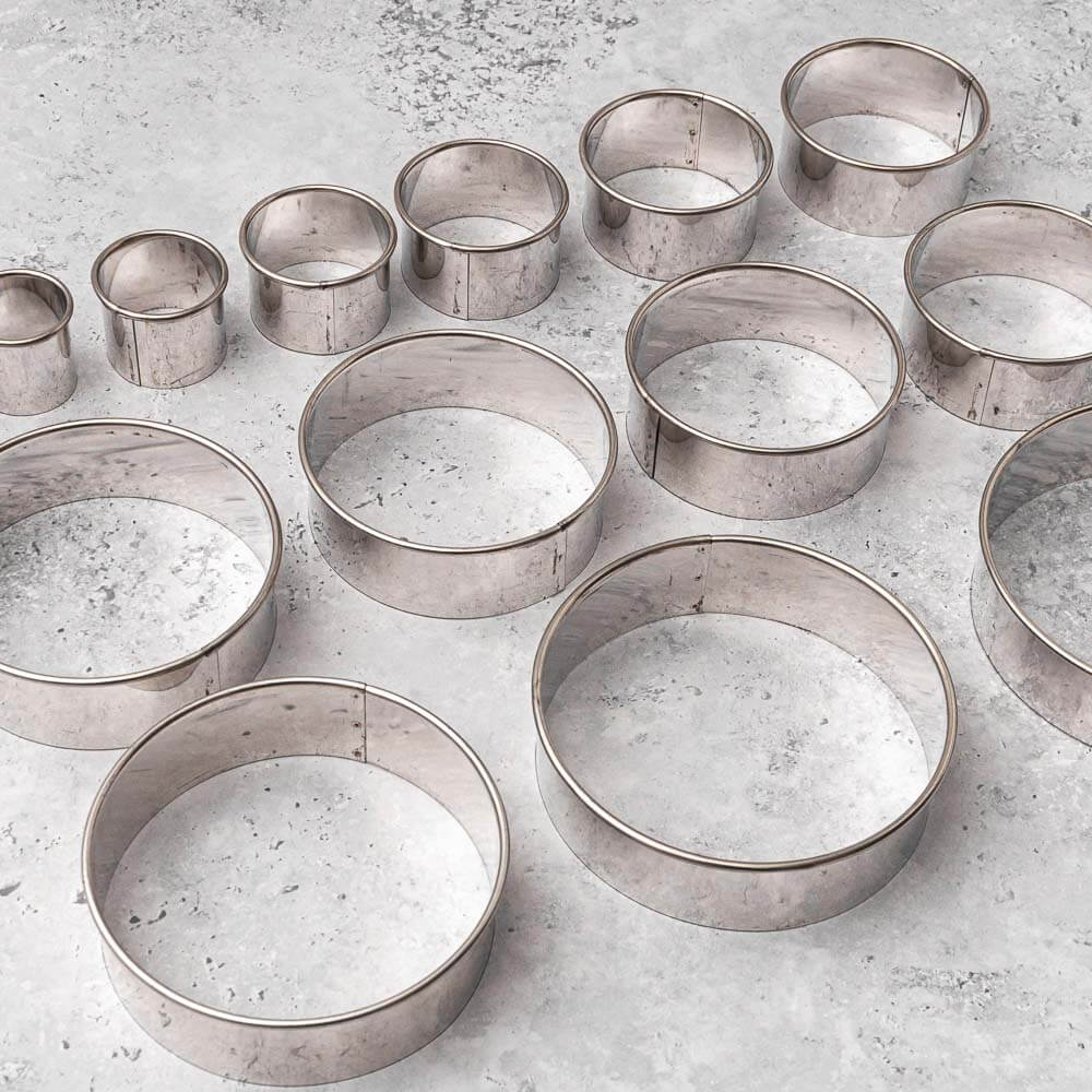 (Imperfect) Round Cookie / Pastry / Pasta Cutter Set of 14 Graduated Circles