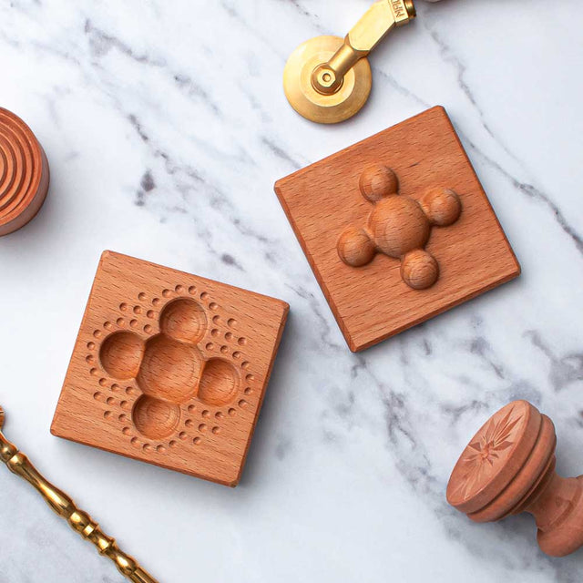 Wooden Single Ravioli 'Molecule' Pasta Mould with tamper