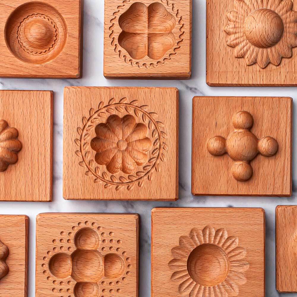 Wooden Single Ravioli 'Donut' Pasta Mould with tamper