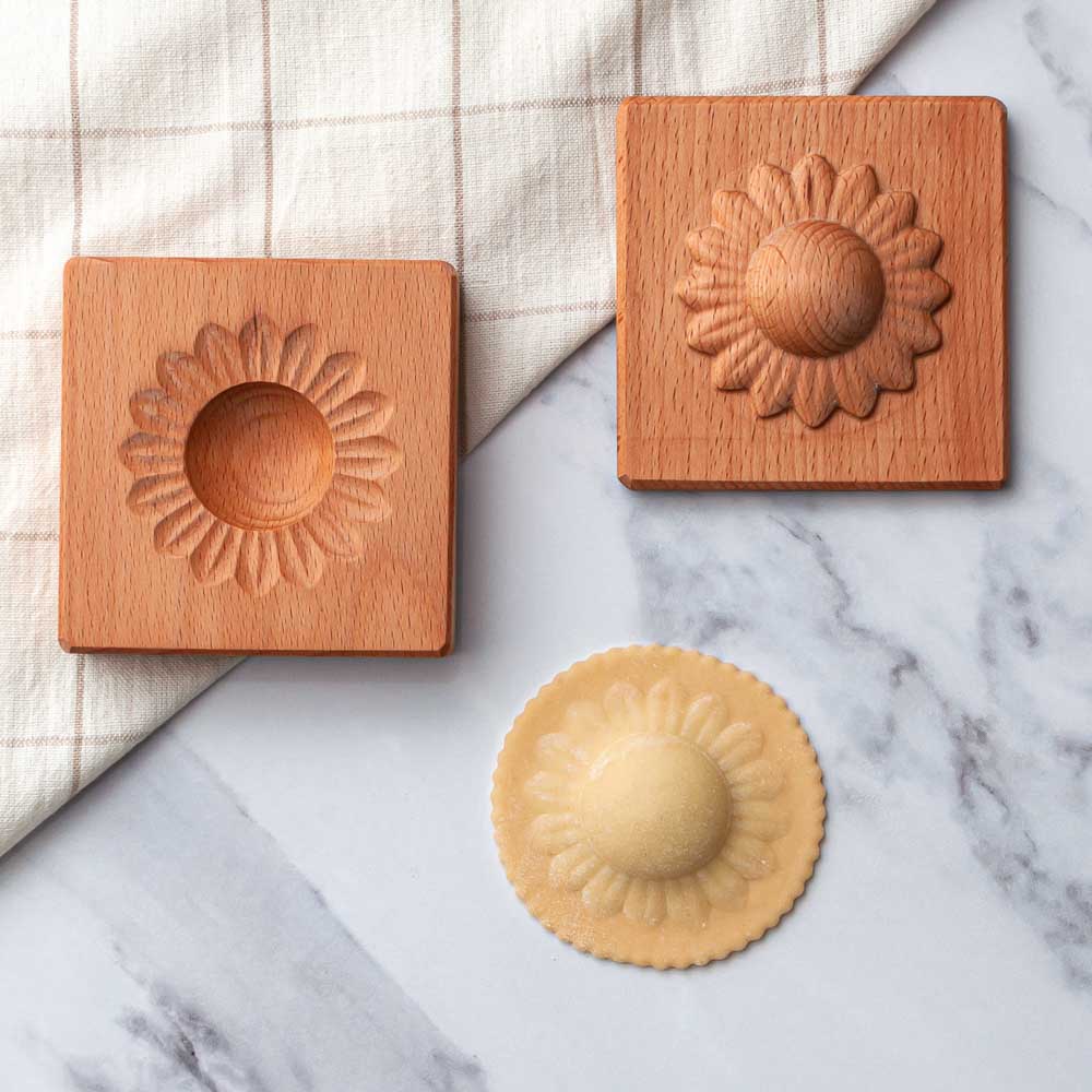 Wooden Single Ravioli 'Sunflower' Pasta Mould with tamper