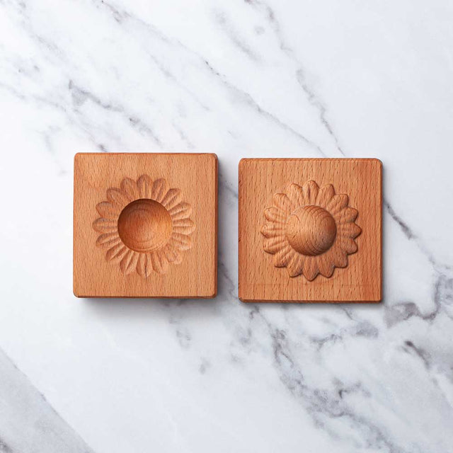 Wooden Single Ravioli 'Sunflower' Pasta Mould with tamper