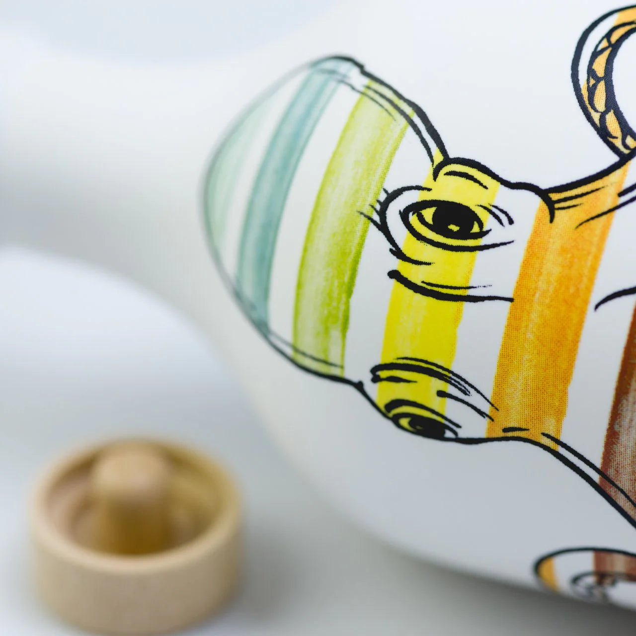 Frantoio Muraglia Octopus Pop Art Ceramic Bottle Intense Fruity Coratina Extra Virgin Olive Oil 500ml