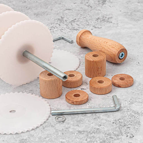 Adjustable Five Wheel Zigzag / Fluted Edge Rolling Pin Pasta or Pastry Cutter with Plastic Blades