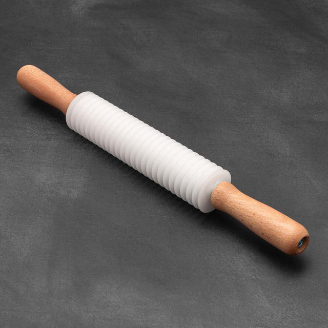 Straight Edge Spaghetti Rolling Pin with Plastic Blades - Thickness of Pasta Strips 0.5cm