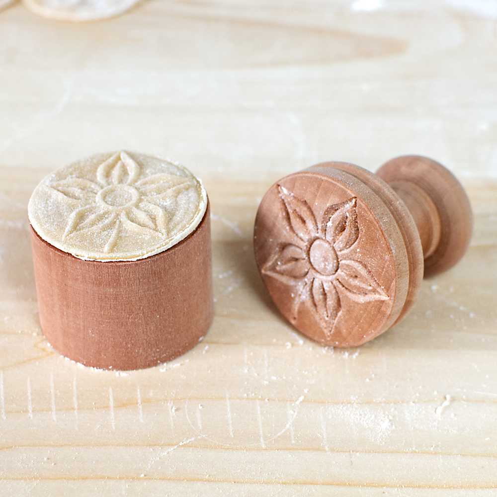 Ravioli Corzetti Pasta Stamp Tortelloni Flower Press Base